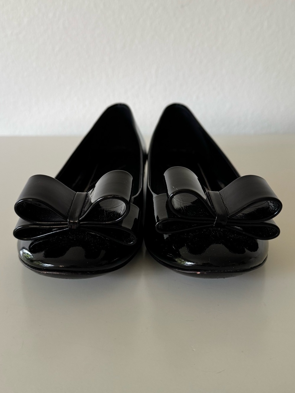 Kate Spade Black Patent Bow Flats 9 - Picture 2 of 9